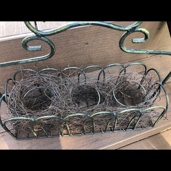 Three candle iron candle holder - Picture 4 of 5